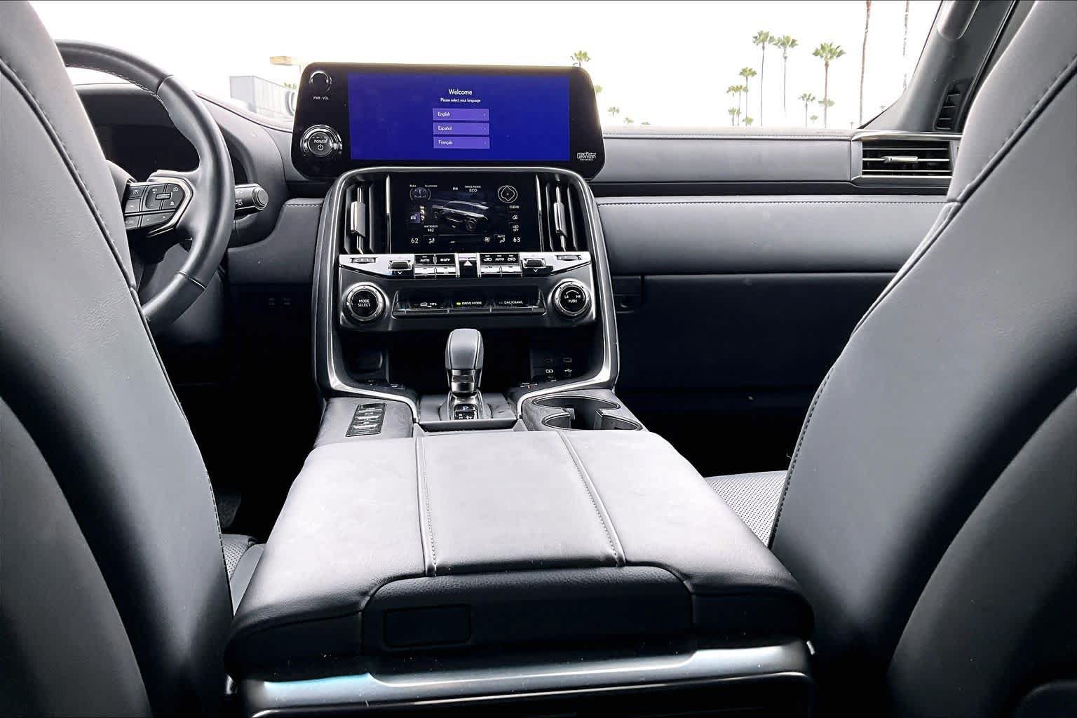 Used 2025 Lexus LX 700h Overtrail AWD/4WD image 34