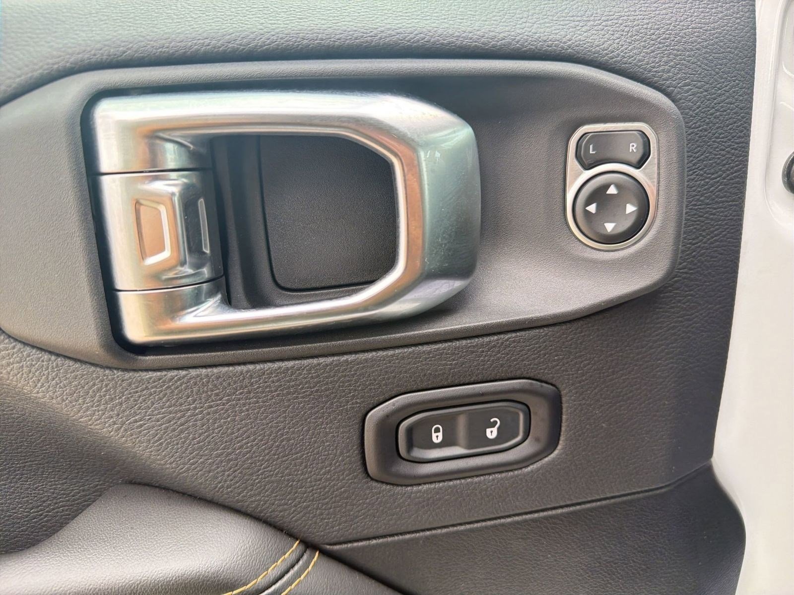 Certified 2025 Jeep Wrangler Sahara image 13