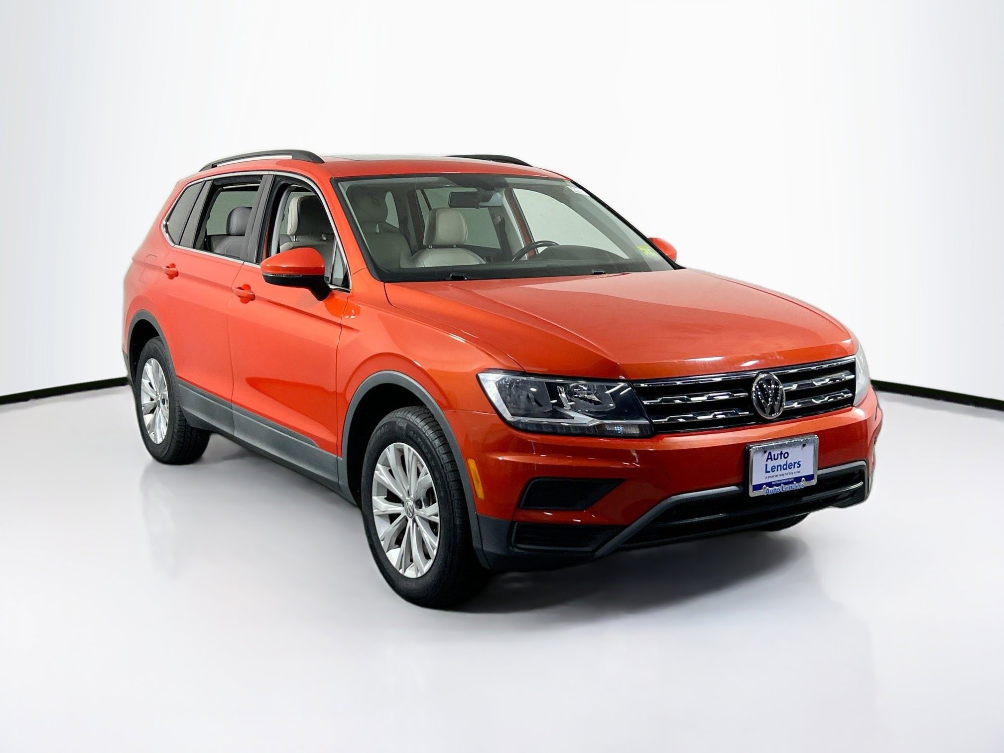 Used 2019 Volkswagen Tiguan SE w/ Panoramic Sunroof Package AWD/4WD image 3