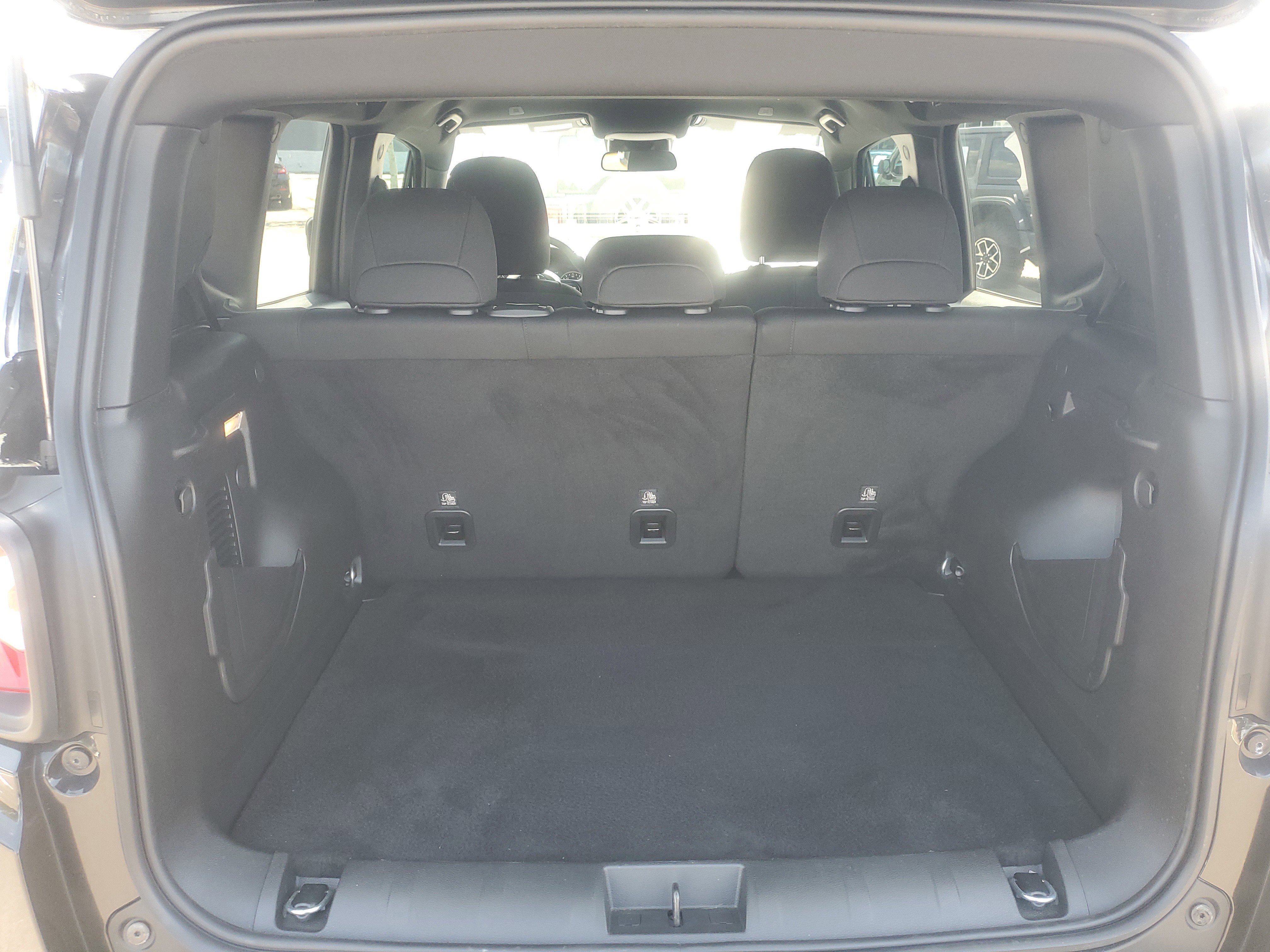 Used 2022 Jeep Renegade Altitude AWD/4WD image 7