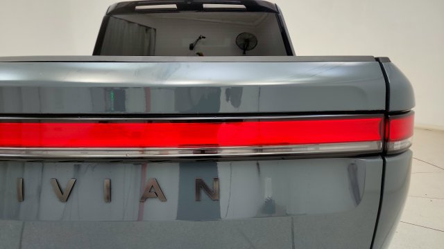 Used 2026 Rivian R1T Premium Tri AWD/4WD image 26