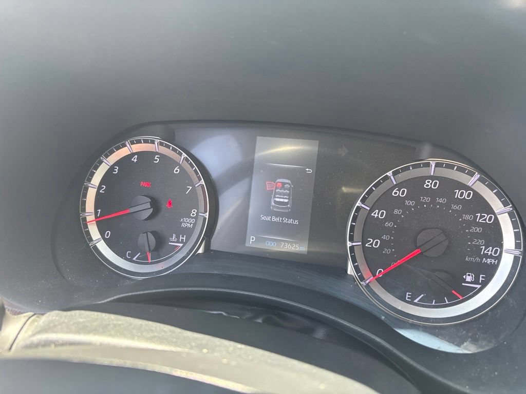 Used 2020 Toyota Highlander LE AWD/4WD image 8