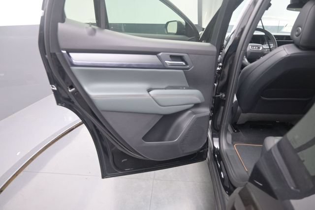 New 2026 GMC Terrain AT4 w/ LPO, Black Badging Package AWD/4WD image 14