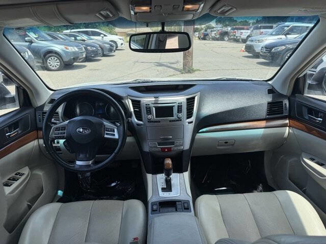 Used 2014 Subaru Outback 2.5i Limited w/ Moonroof Package AWD/4WD image 9