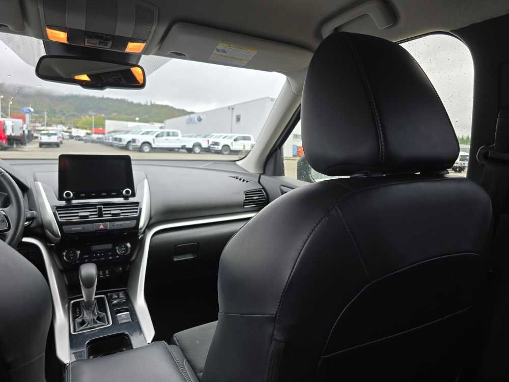 Used 2022 Mitsubishi Eclipse Cross SE image 14