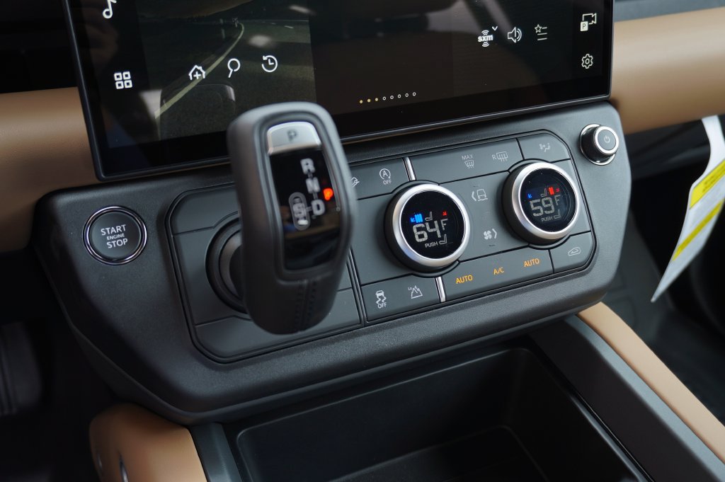 New 2026 Land Rover Defender 110 S AWD/4WD image 25