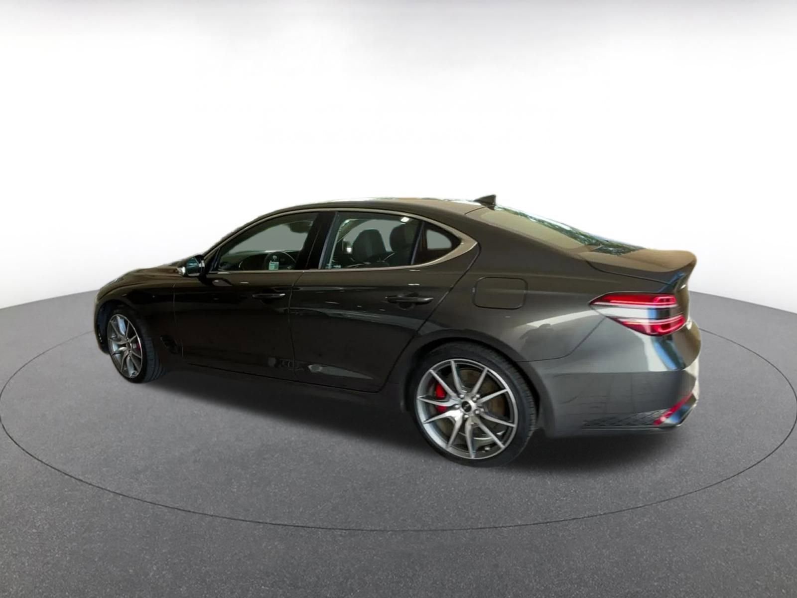 Used 2025 Genesis G70 2.5T image 10