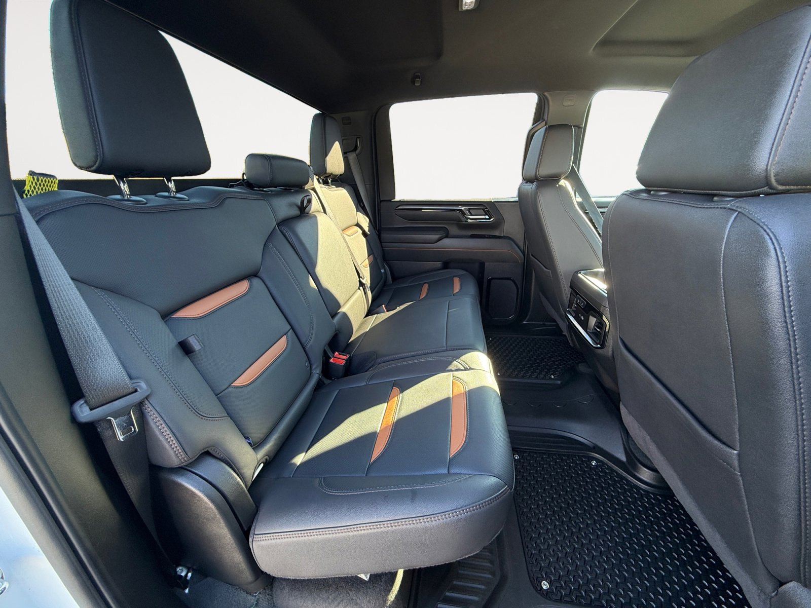 Used 2025 GMC Sierra 2500 AT4 image 18