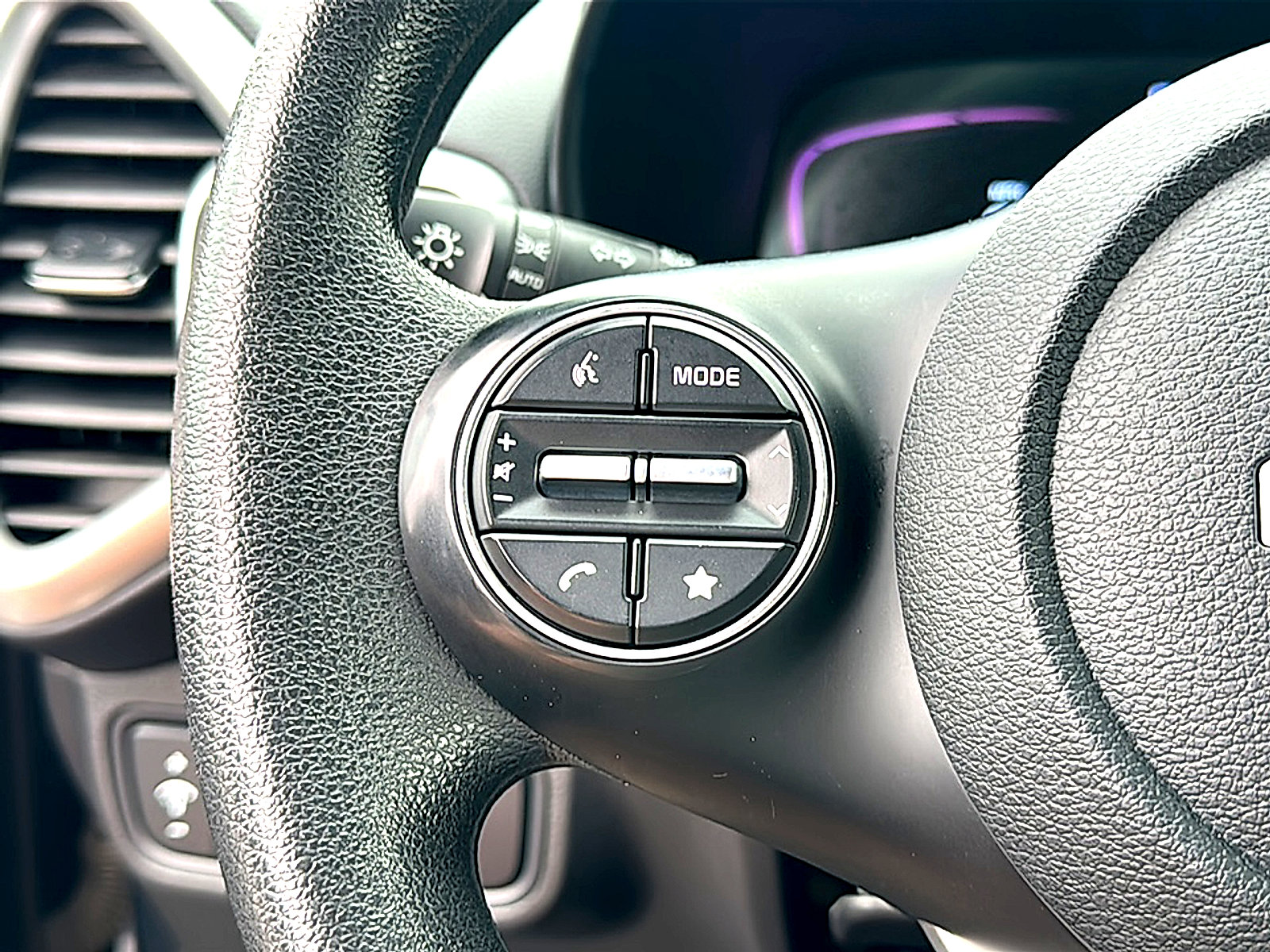 Used 2024 Kia Soul LX w/ Option Group 015 FWD image 29