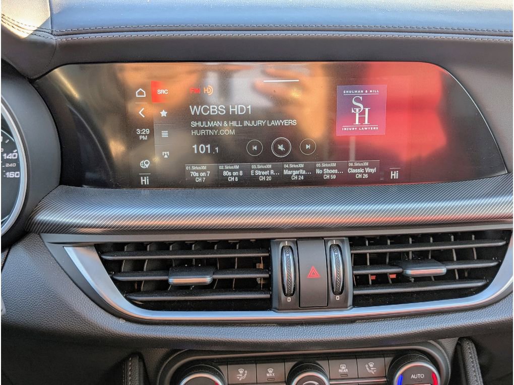 Used 2022 Alfa Romeo Stelvio Veloce image 25