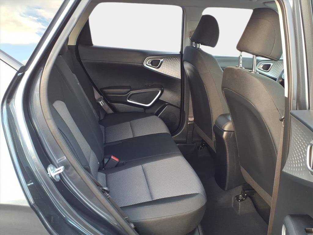 Used 2023 Kia Soul LX image 15