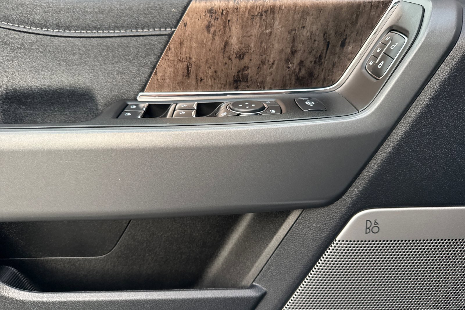 Used 2024 Ford F250 Lariat w/ Lariat Ultimate Package image 11