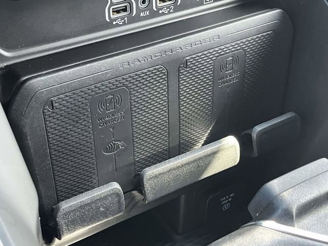 Used 2025 RAM 1500 Laramie AWD/4WD image 34