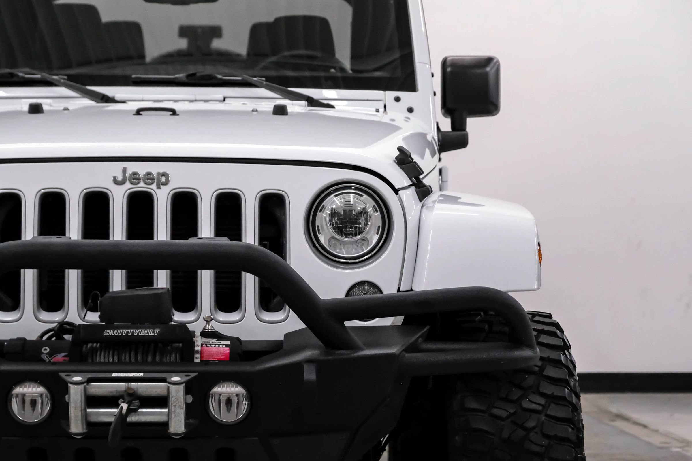Used 2018 Jeep Wrangler Sahara w/ Connectivity Group AWD/4WD image 39