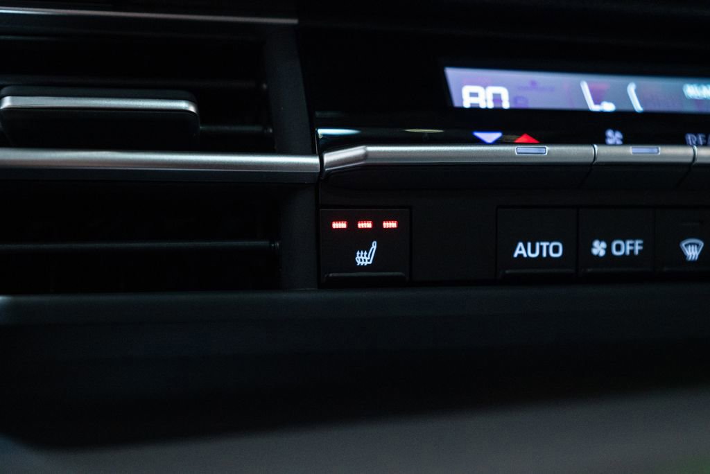 Used 2025 Toyota Sienna XLE AWD/4WD image 28