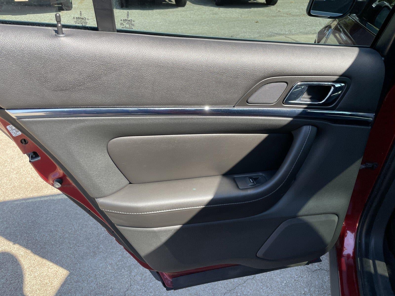 Used 2014 Lincoln MKS FWD image 45