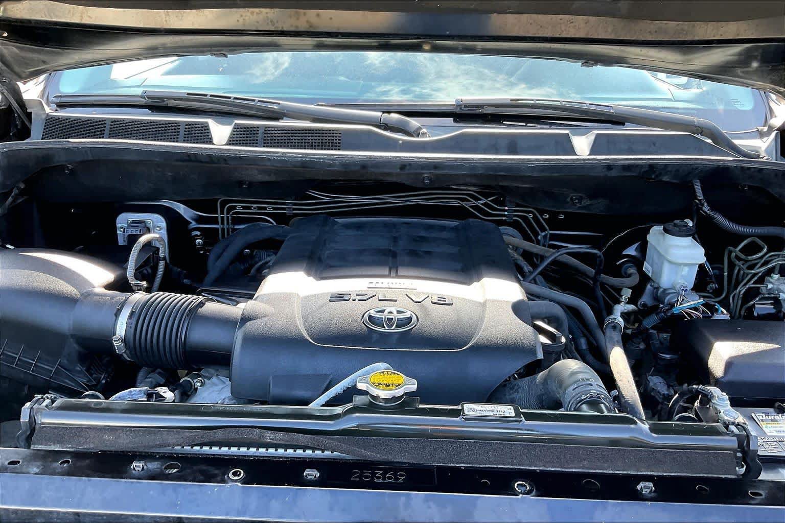 Used 2016 Toyota Tundra SR5 w/ SR5 Upgrade Package RWD image 28