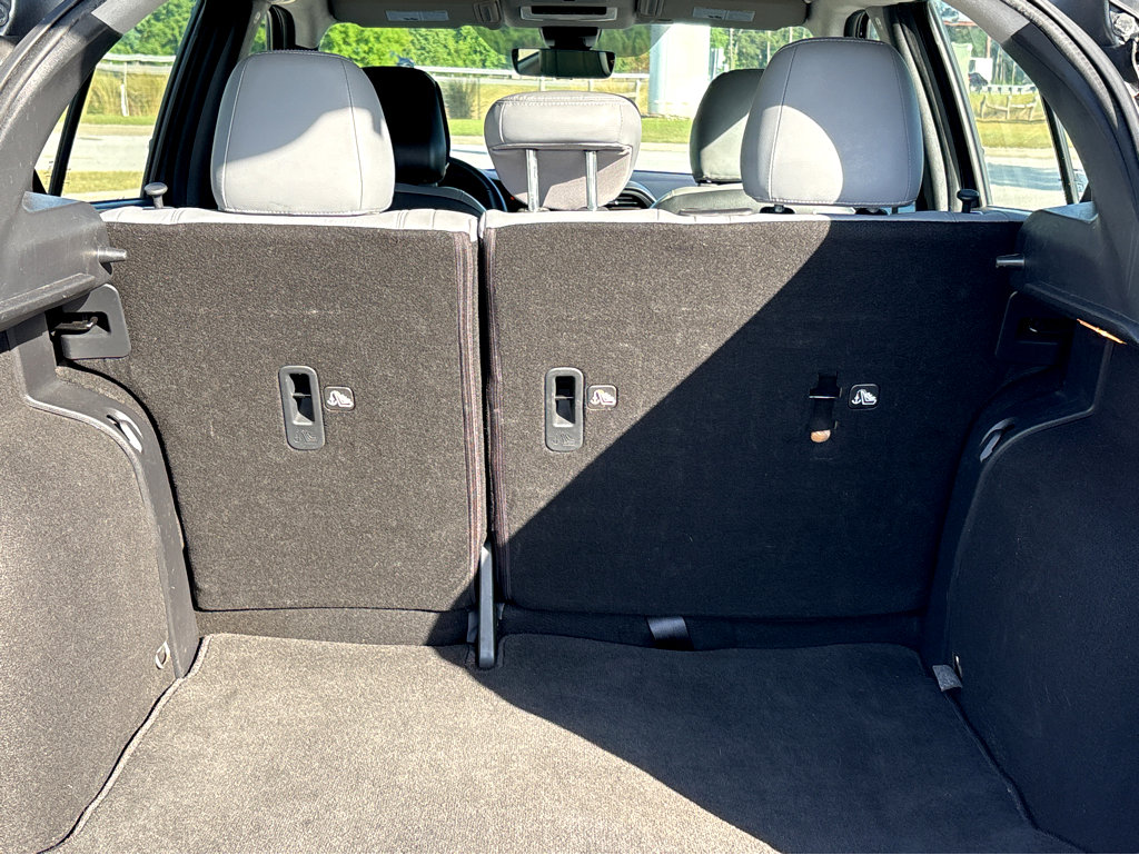 Used 2022 Nissan Kicks SR w/ Premium Package FWD image 18