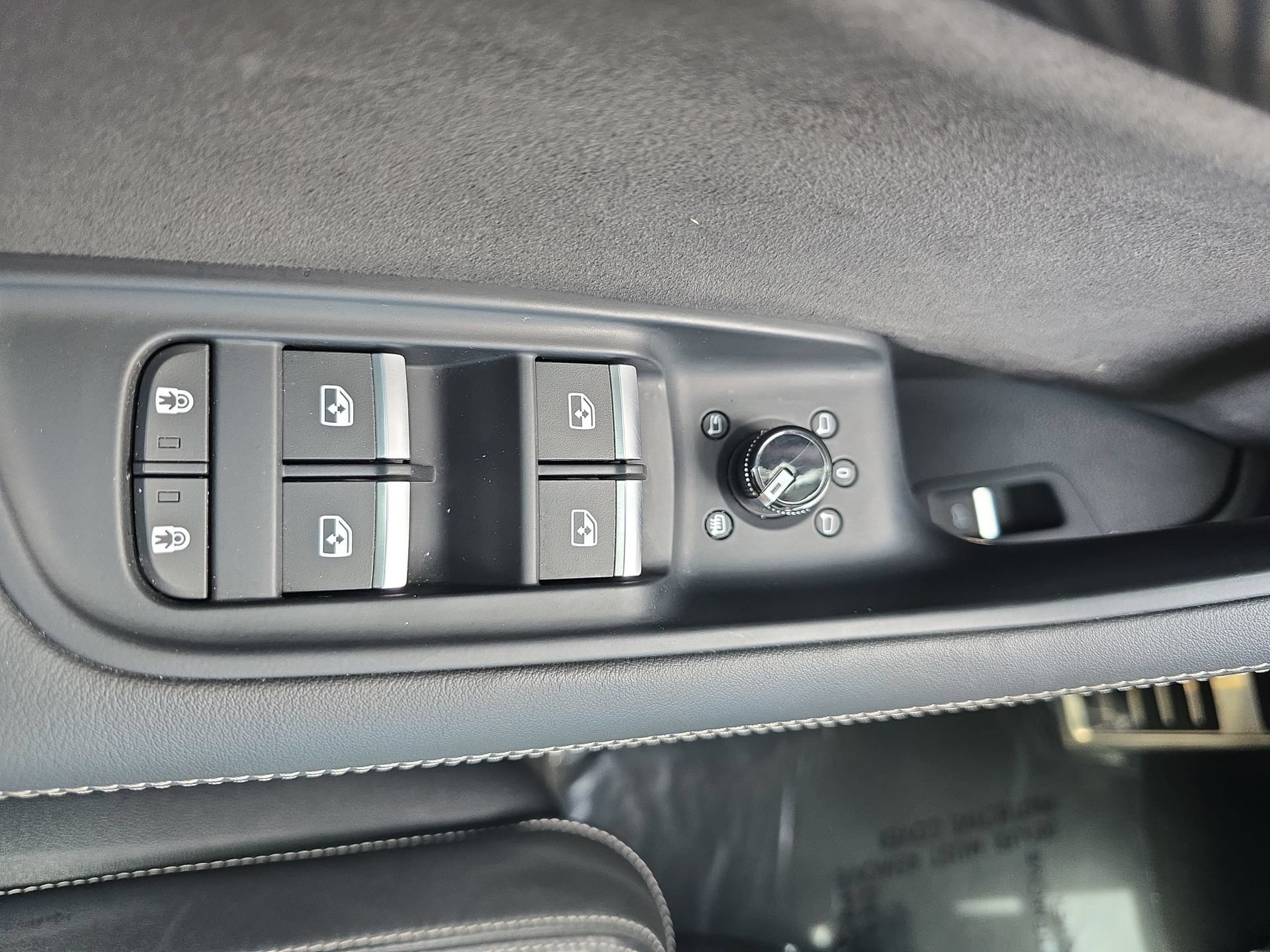 Used 2024 Audi SQ8 Premium Plus AWD/4WD image 27