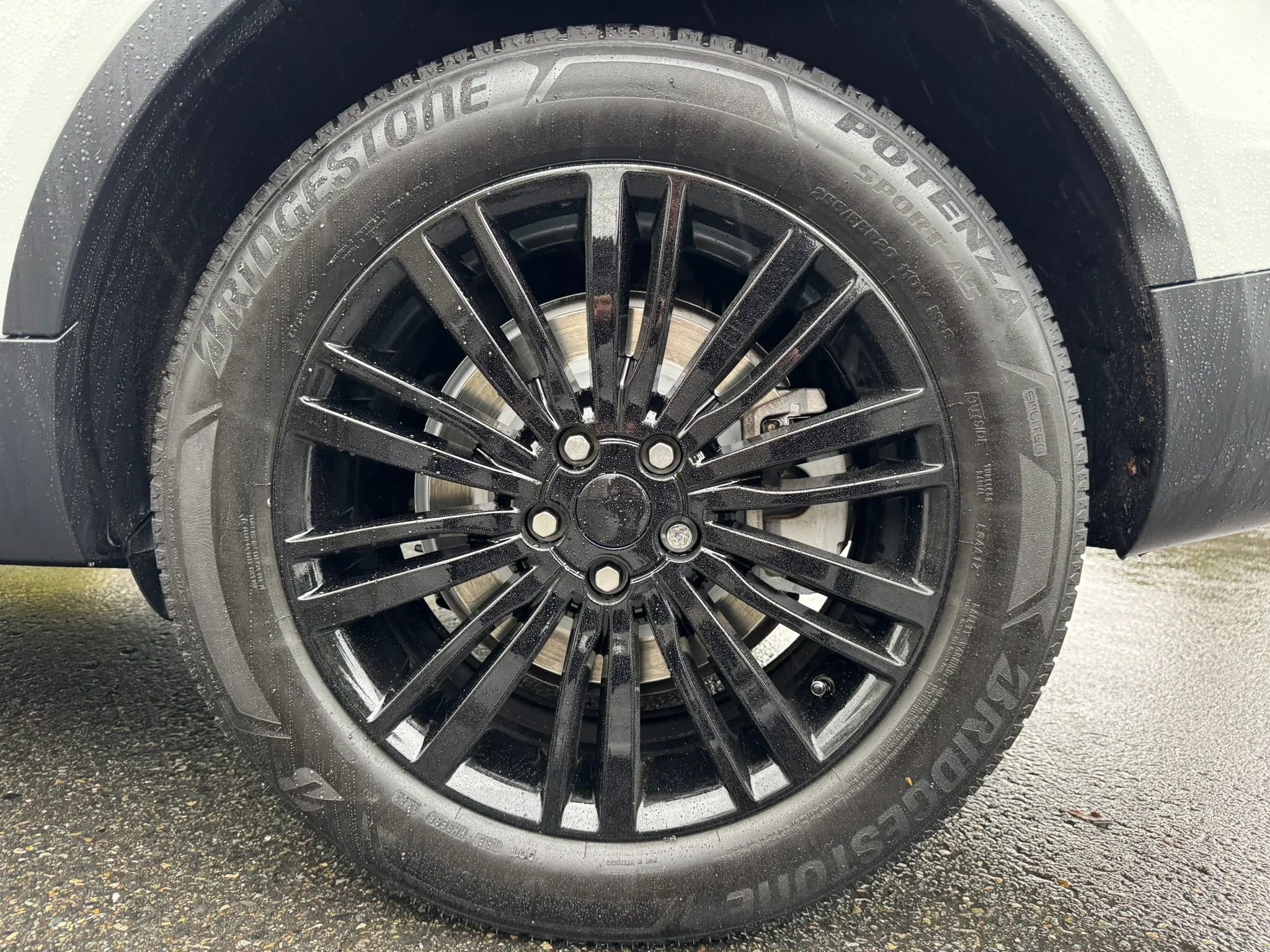 Used 2019 Land Rover Discovery HSE Luxury AWD/4WD image 17