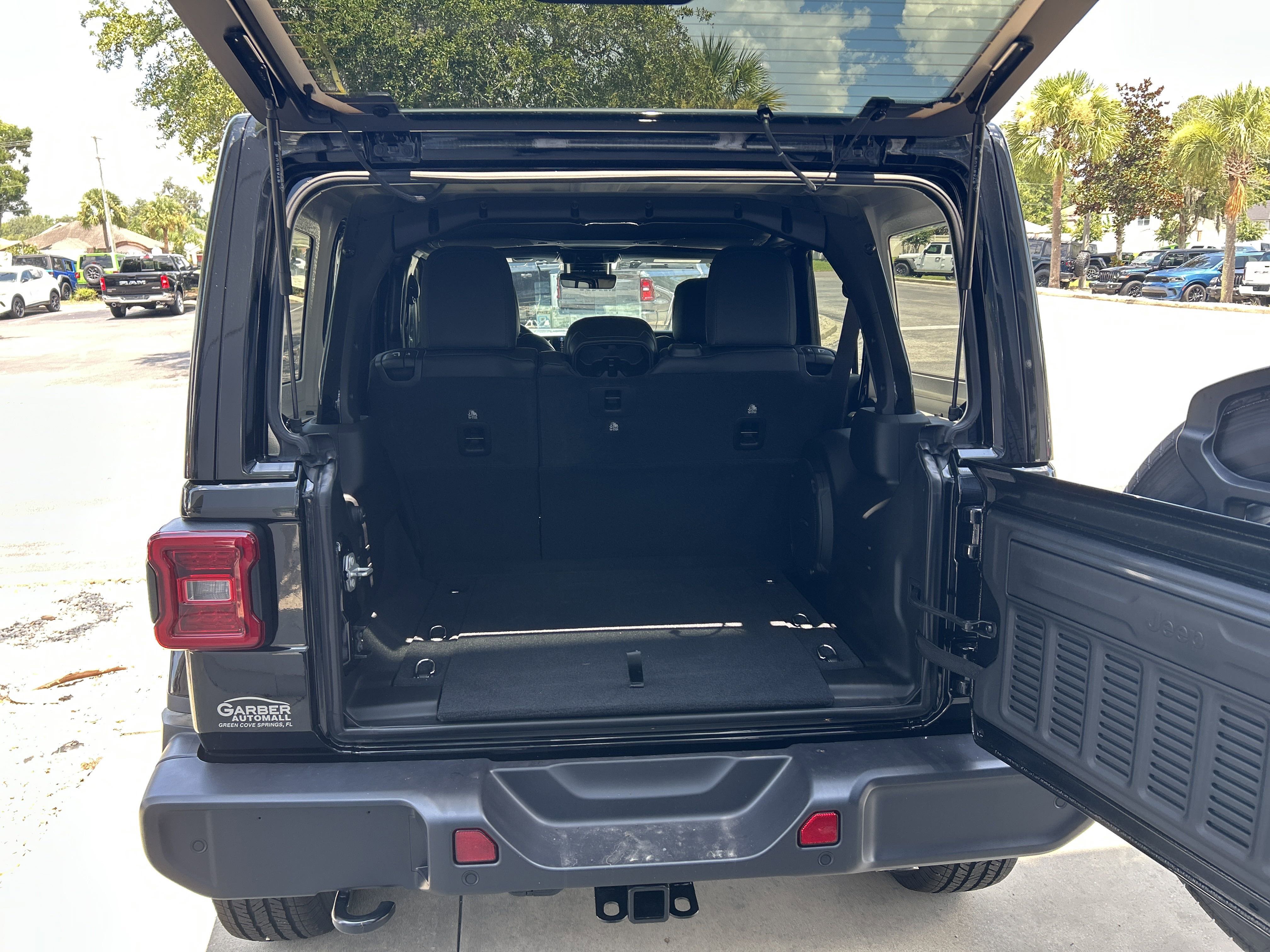 New 2025 Jeep Wrangler Sahara image 5