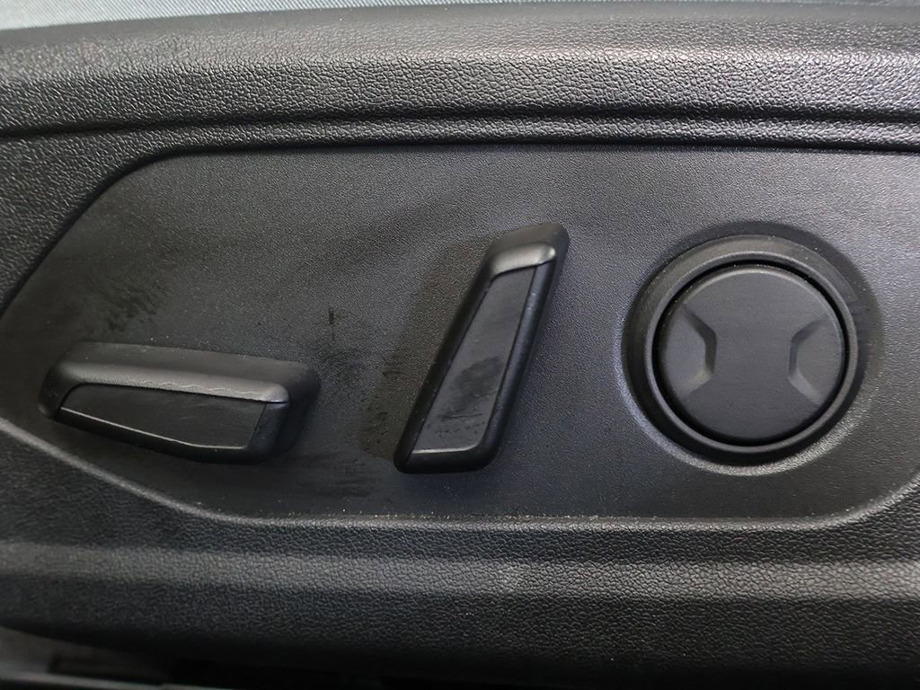 Certified 2024 Hyundai Elantra Limited FWD image 32