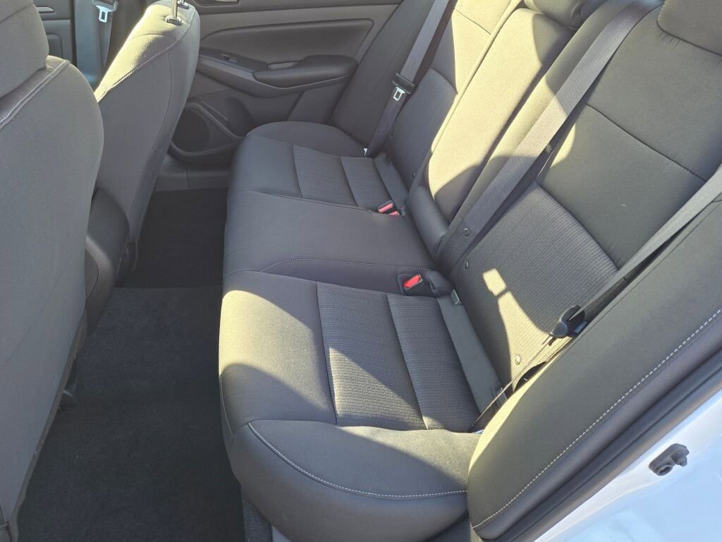 Used 2025 Nissan Altima 2.5 S FWD image 12