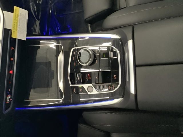 New 2026 BMW X7 M60i AWD/4WD image 17