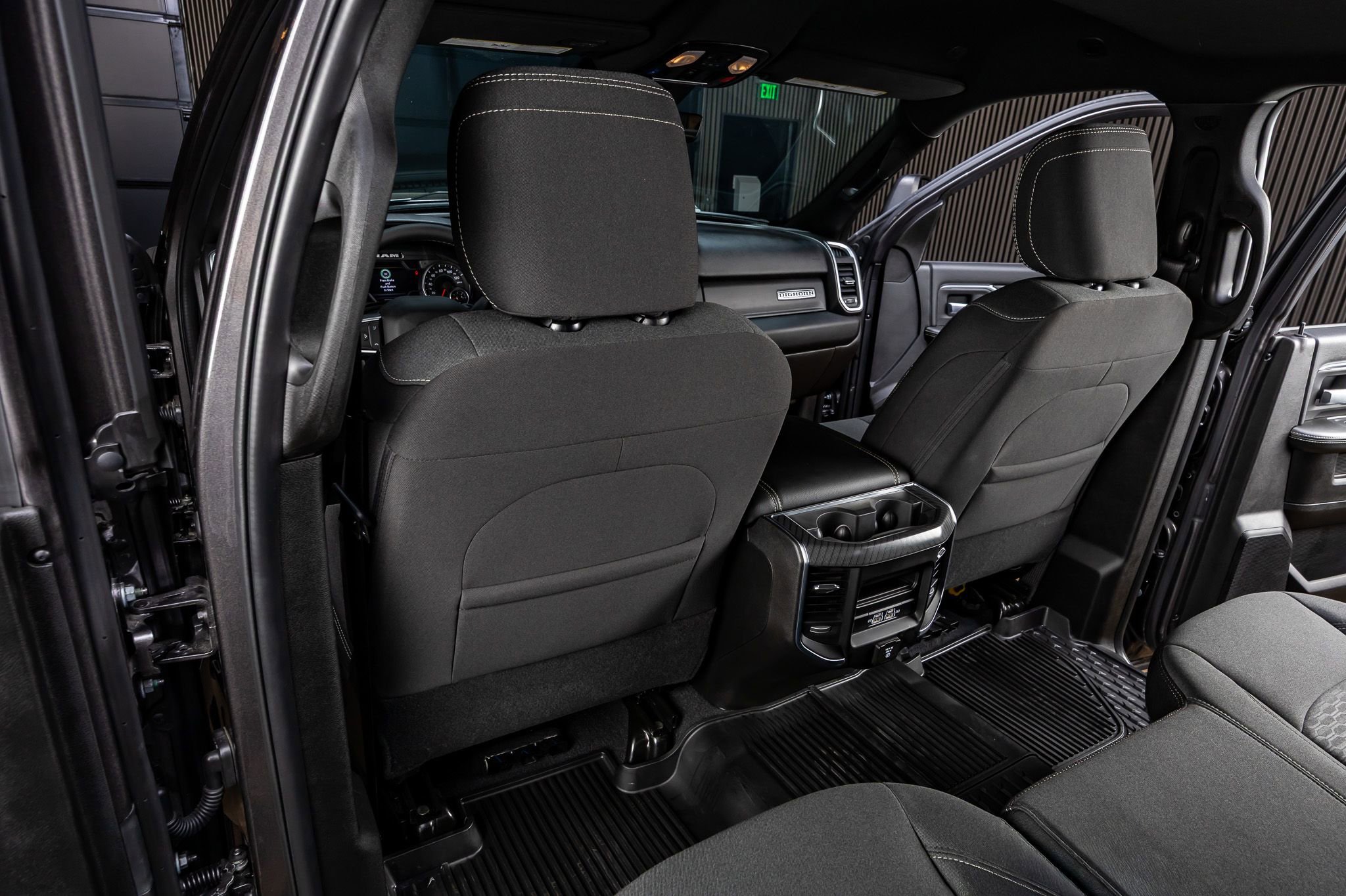 Used 2025 RAM 3500 Big Horn AWD/4WD image 34