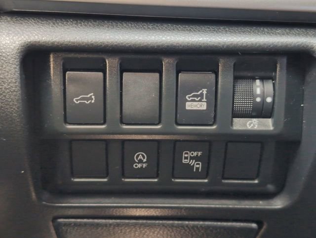 Used 2020 Subaru Forester Premium AWD/4WD image 17