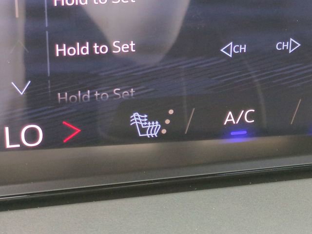 New 2025 Chevrolet Traverse LT image 23