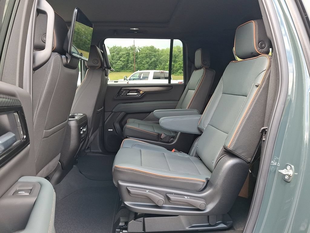 New 2026 GMC Yukon XL AT4 w/ AT4 Premium Plus Package AWD/4WD image 5