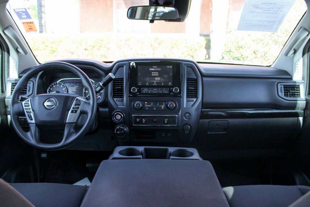 Used 2022 Nissan Titan SV image 23