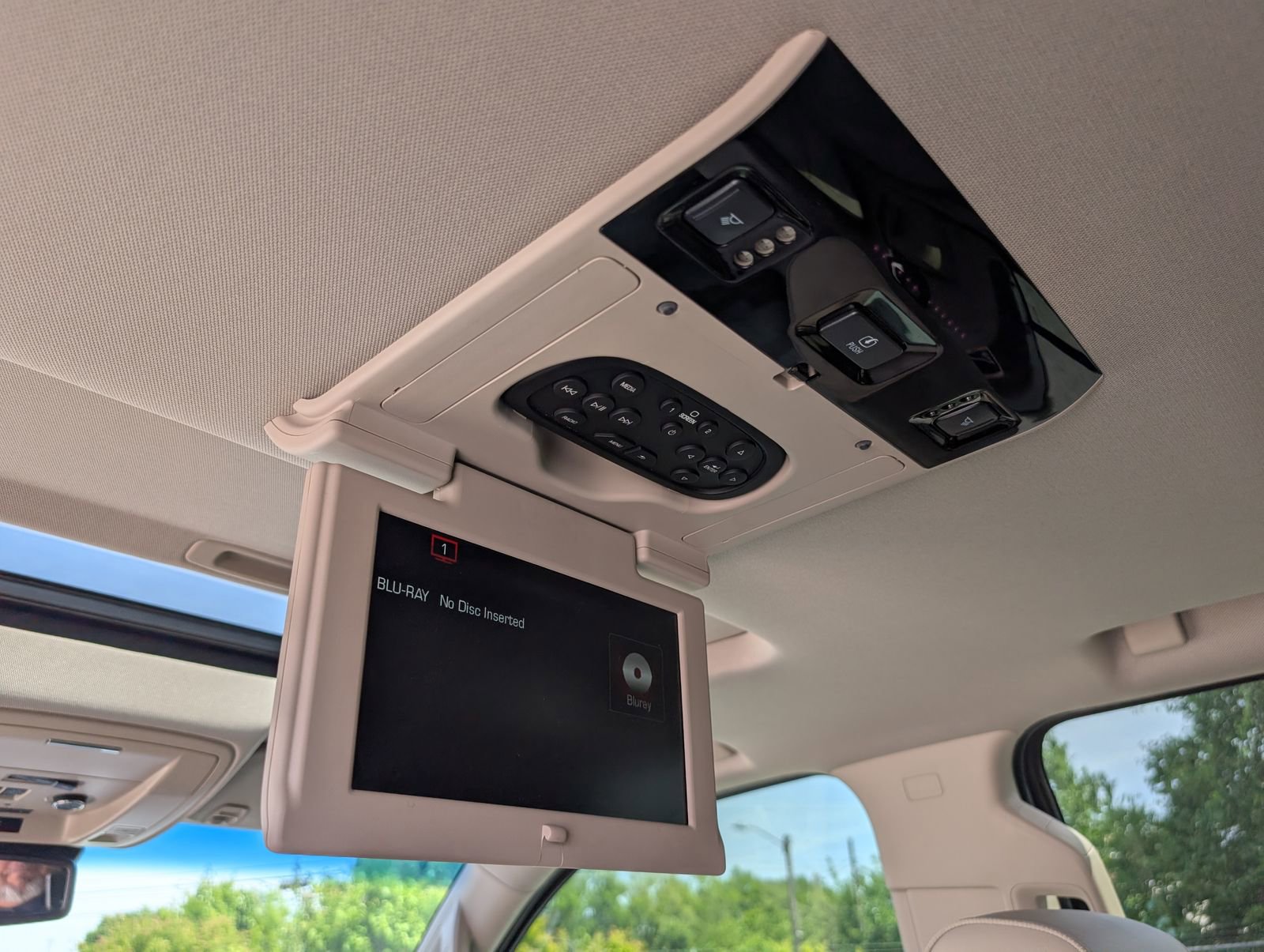 Used 2015 GMC Yukon Denali w/ Open Road Package image 15