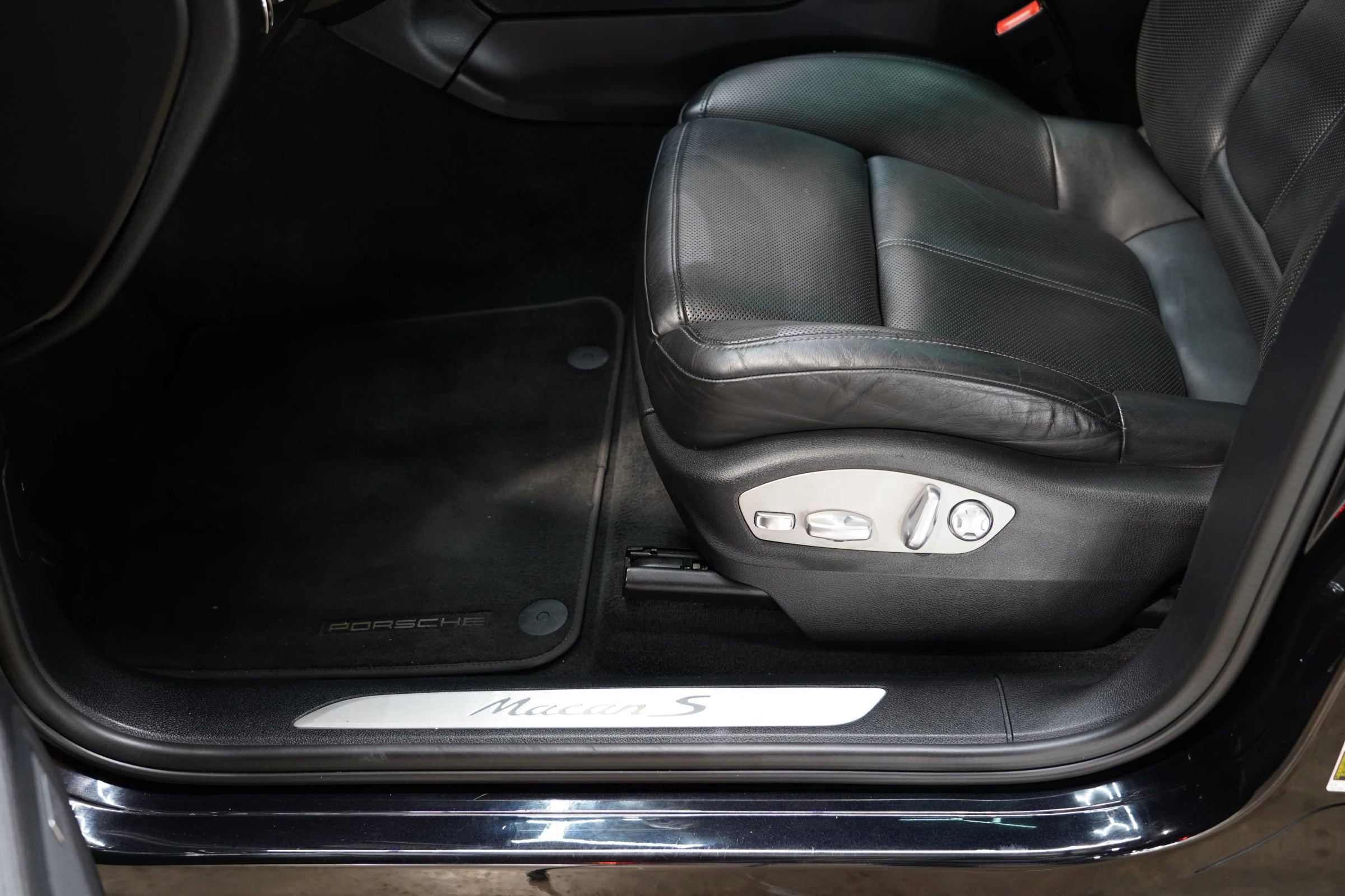 Used 2019 Porsche Macan S image 38