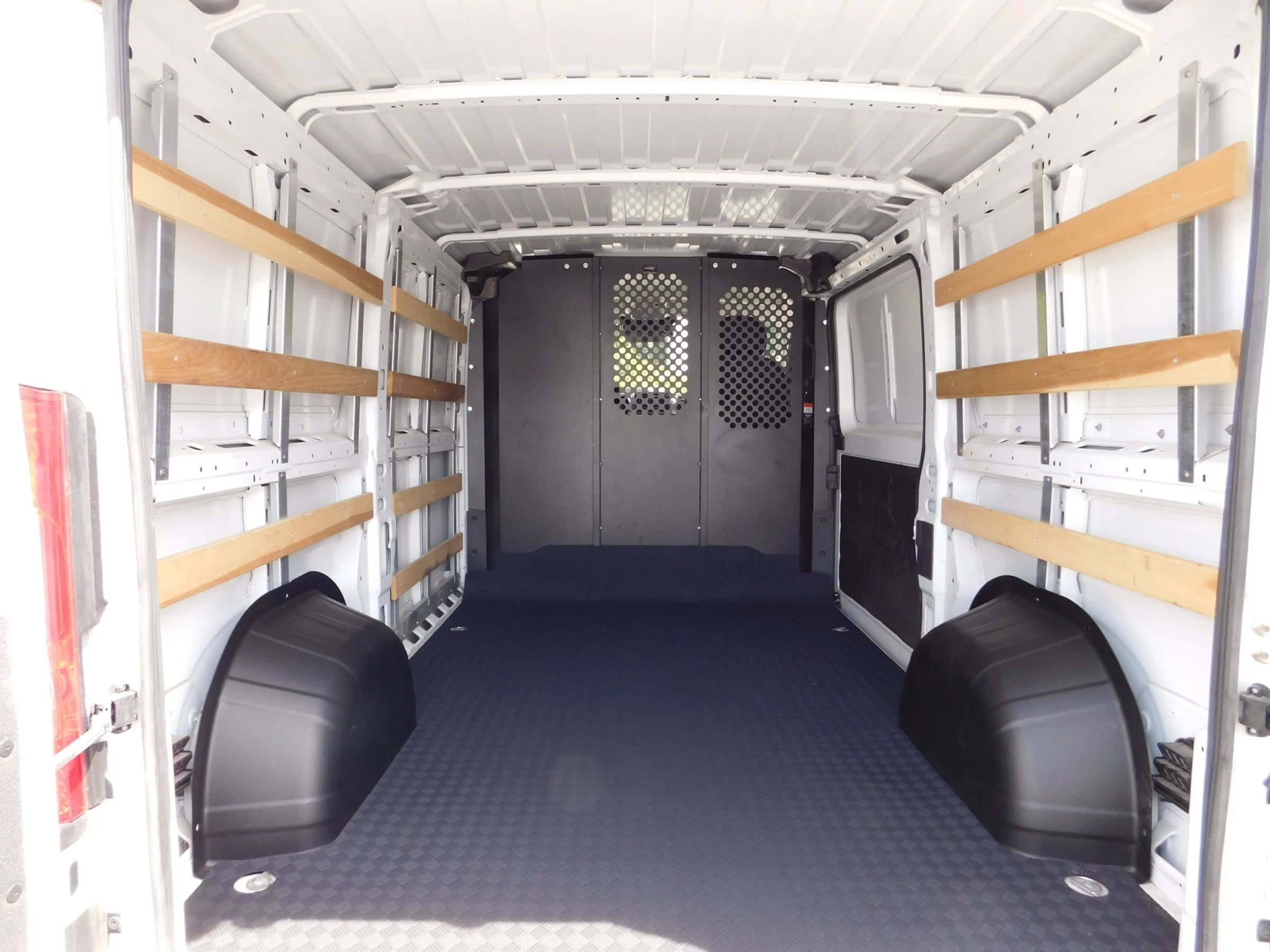 Used 2025 RAM ProMaster 2500 w/ U-Haul Equipment Group FWD image 7