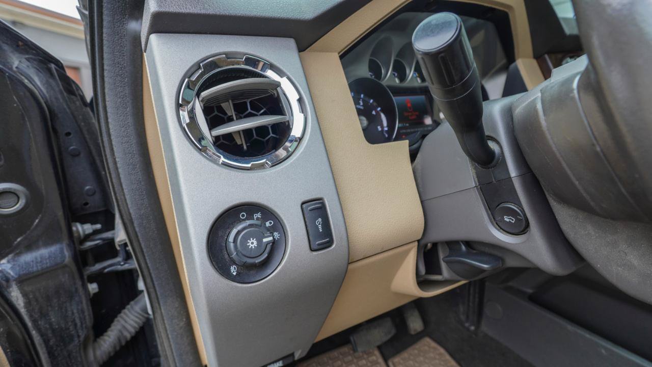 Used 2015 Ford F350 Lariat w/ Lariat Ultimate Package AWD/4WD image 20