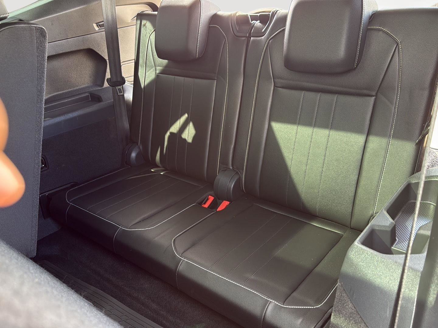 Used 2022 Volkswagen Tiguan SE R-Line image 25