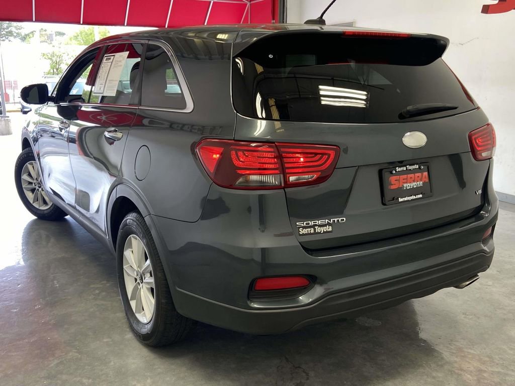 Used 2020 Kia Sorento LX image 5