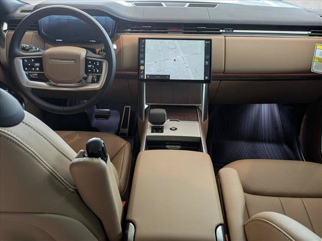 New 2026 Land Rover Range Rover Long Wheelbase SE AWD/4WD image 16