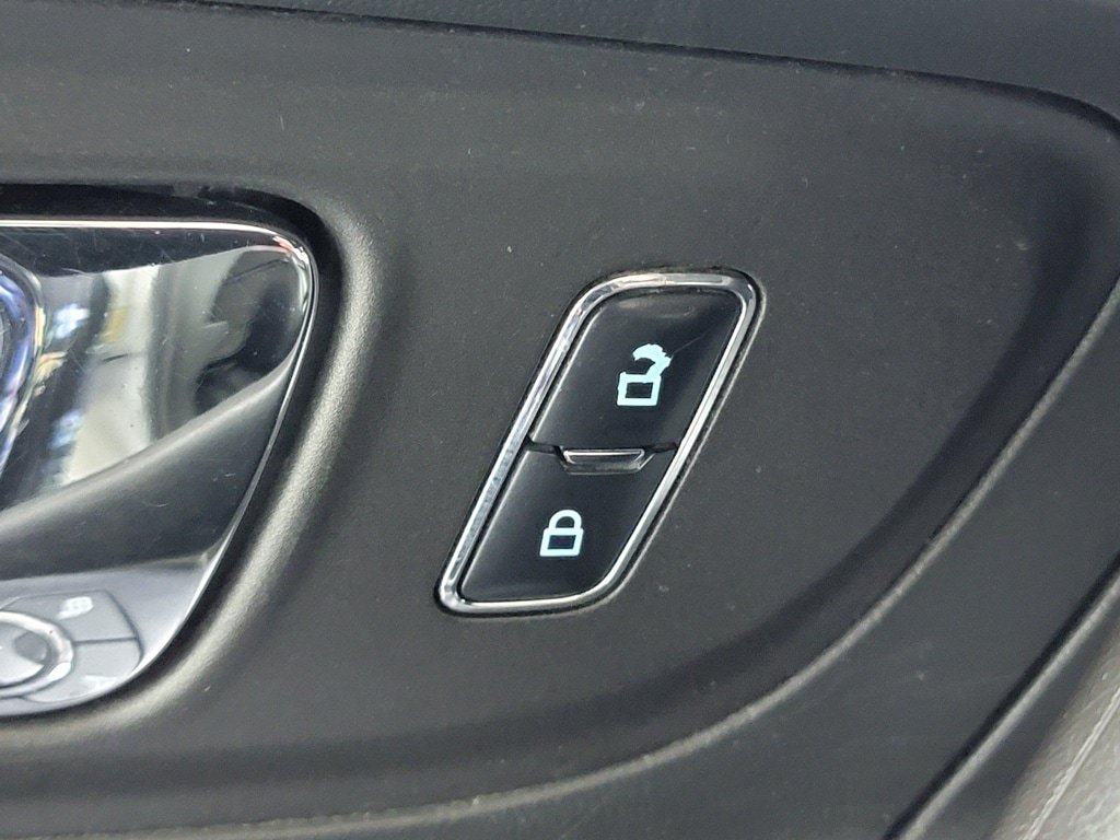 Used 2016 Ford Taurus SEL w/ Equipment Group 201A FWD image 29