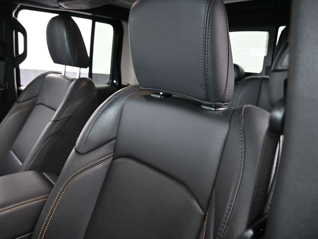 Used 2024 Jeep Gladiator Sport w/ Premium Package image 14