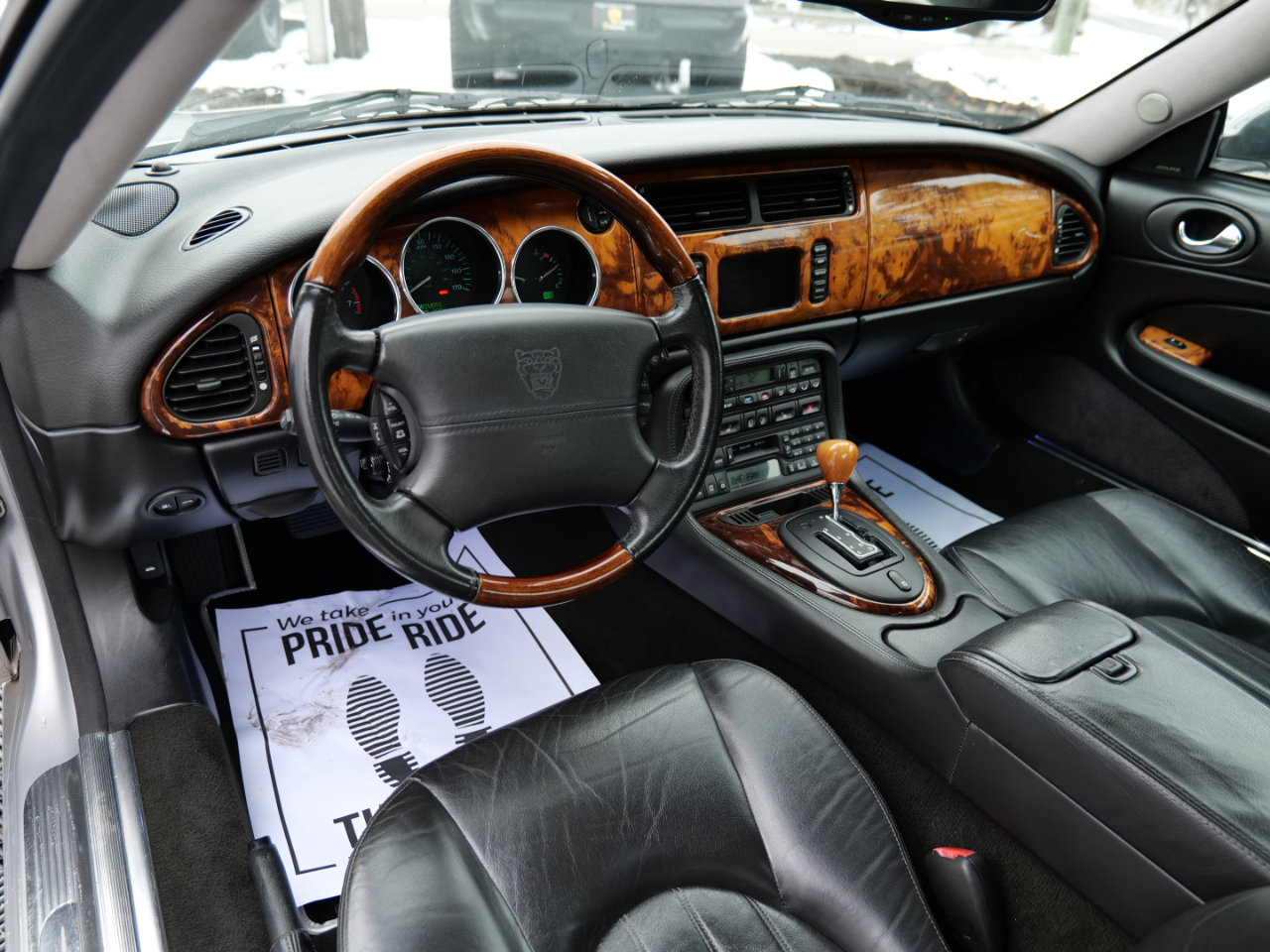 Used 2004 Jaguar XK8 Coupe image 15