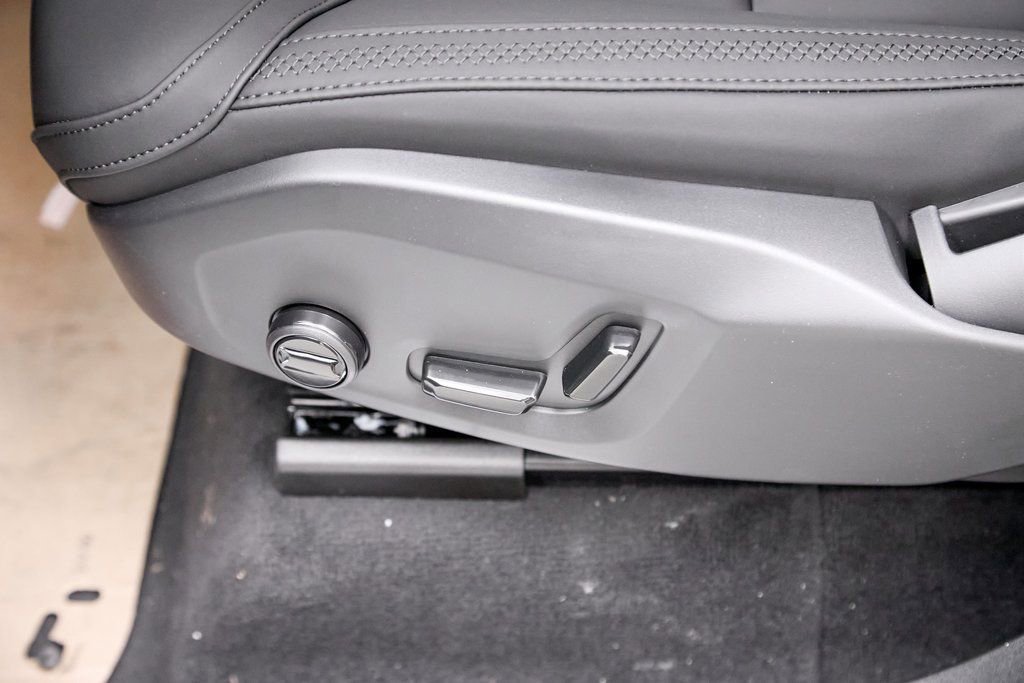 New 2026 Volvo XC90 B6 Core image 17