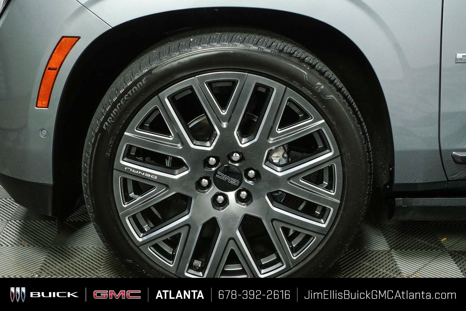 Used 2025 GMC Yukon XL Denali Ultimate w/ LPO, Floor Liner Package AWD/4WD image 42