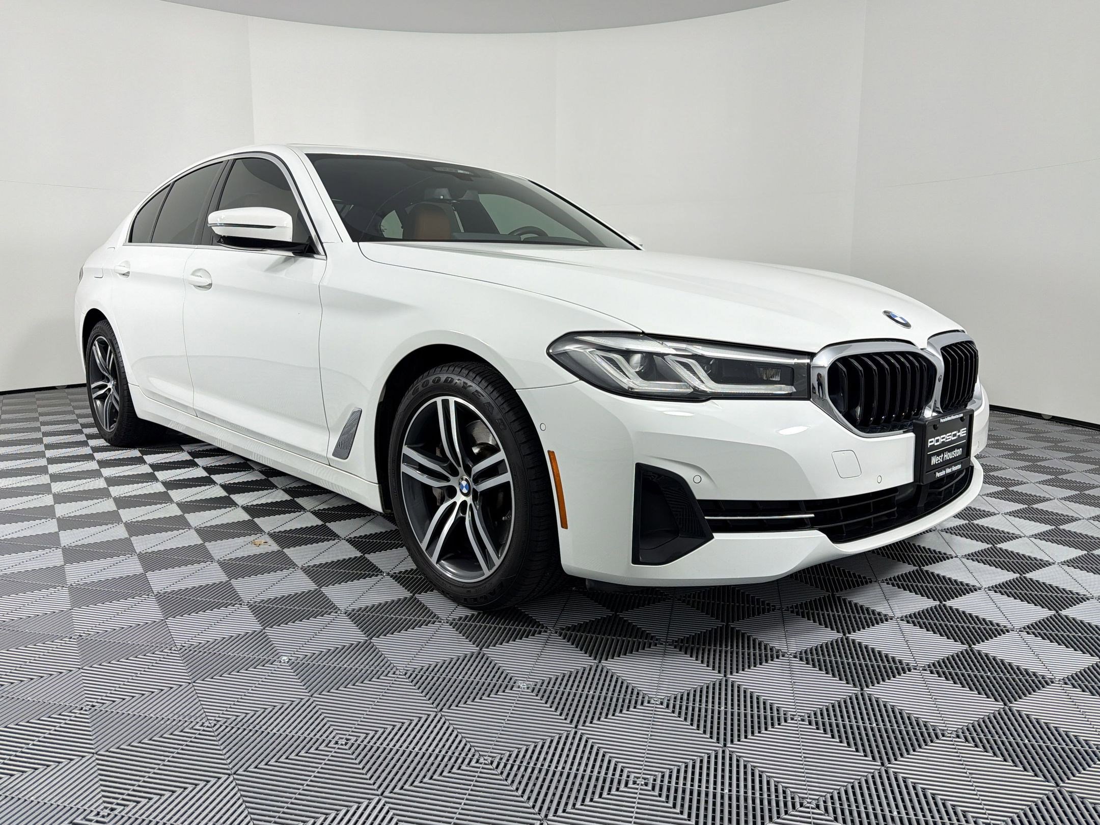Used 2021 BMW 530i w/ Premium Package RWD image 12