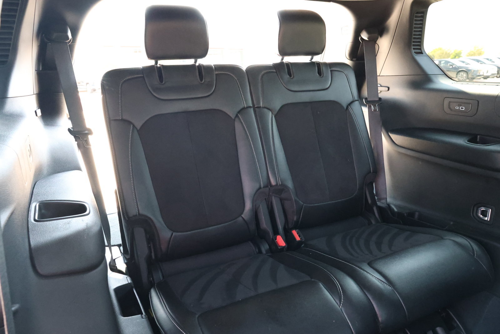 Used 2023 Jeep Grand Cherokee L Laredo RWD image 35
