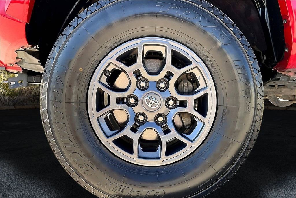 Used 2018 Toyota Tacoma SR5 RWD image 9