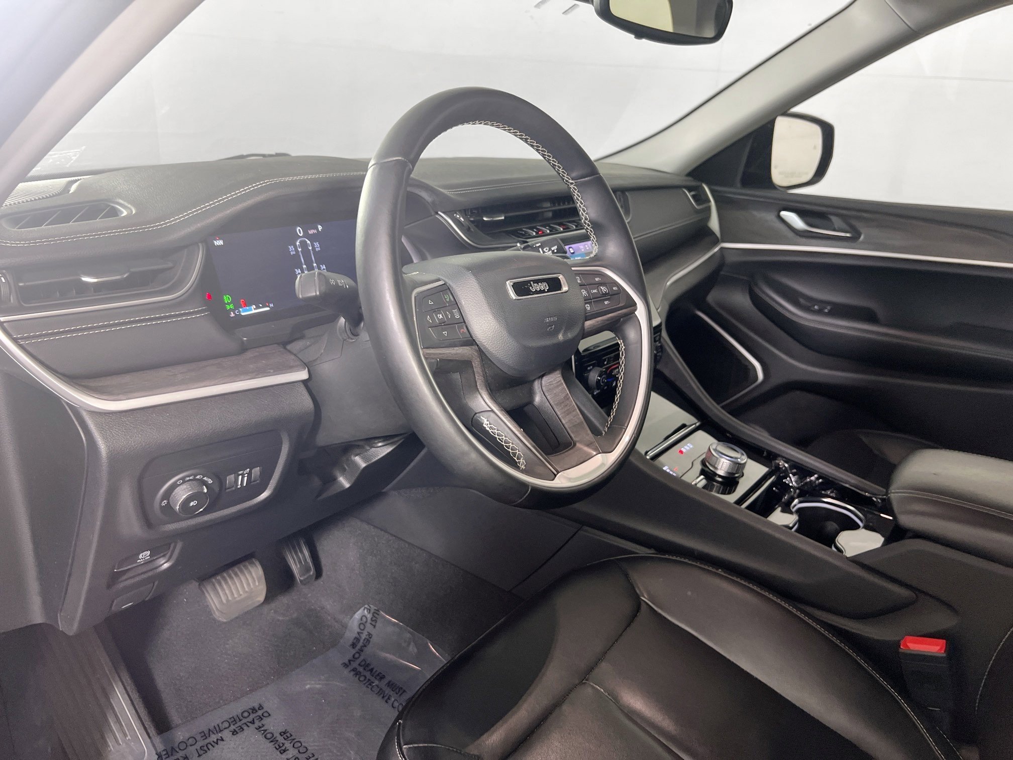 Used 2022 Jeep Grand Cherokee Limited image 9