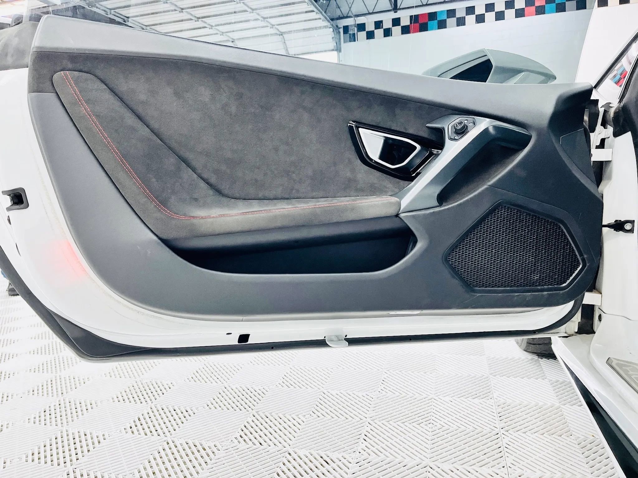 Used 2015 Lamborghini Huracan LP 610-4 image 34